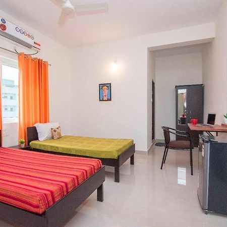 Buzz Quarter Hyderabad Bagian luar foto