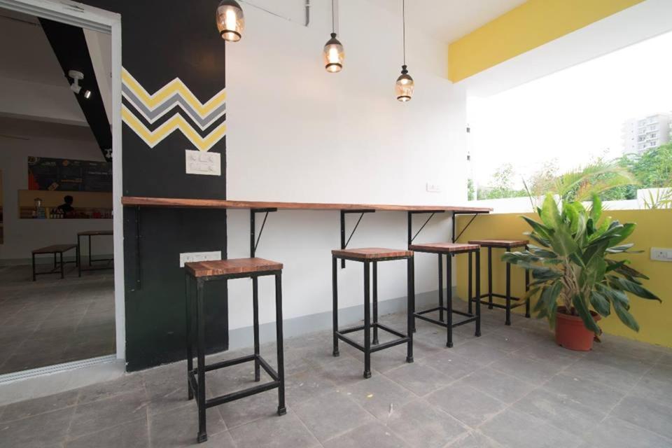 Buzz Quarter Hyderabad Bagian luar foto
