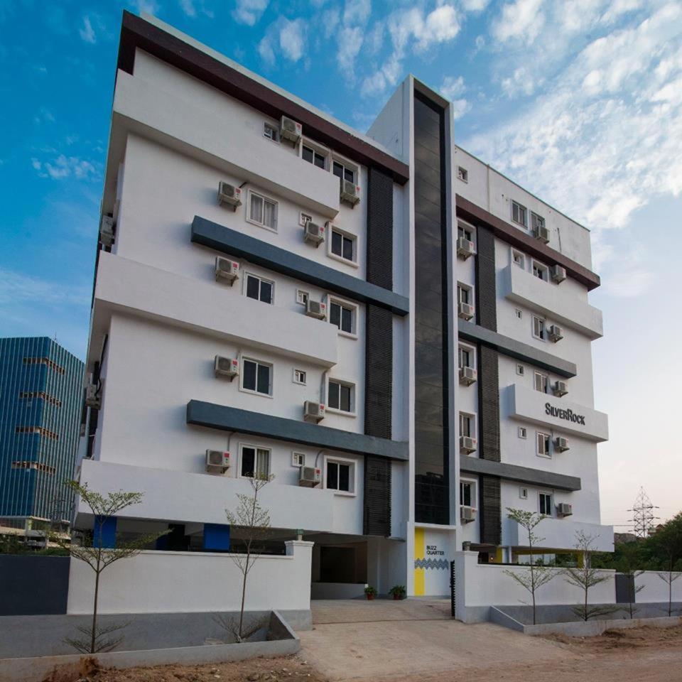 Buzz Quarter Hyderabad Bagian luar foto