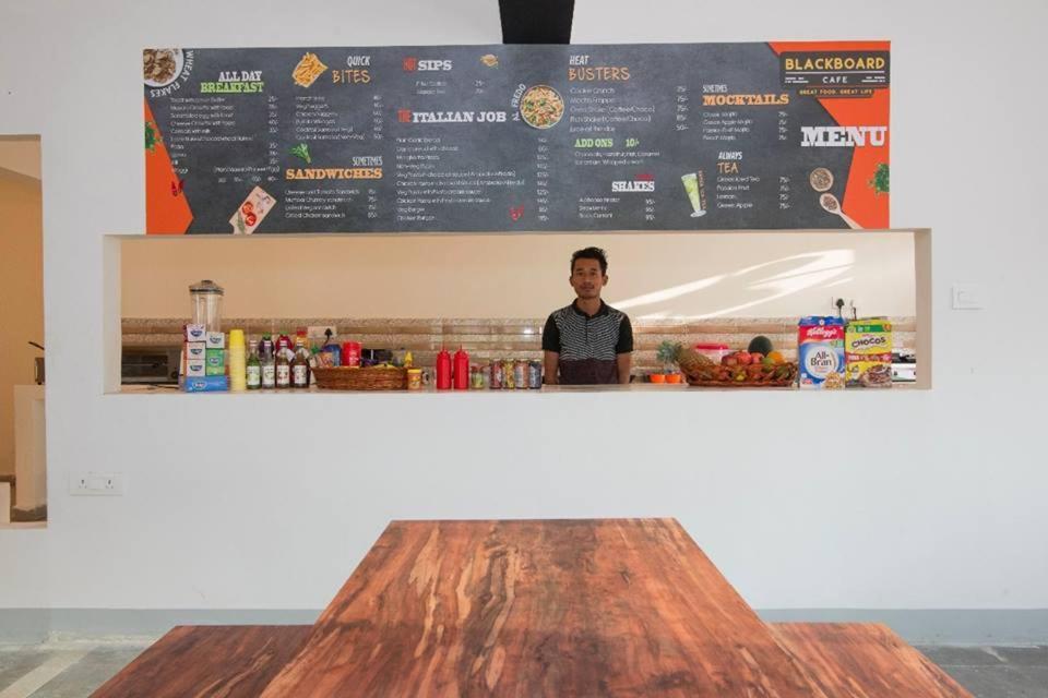 Buzz Quarter Hyderabad Bagian luar foto
