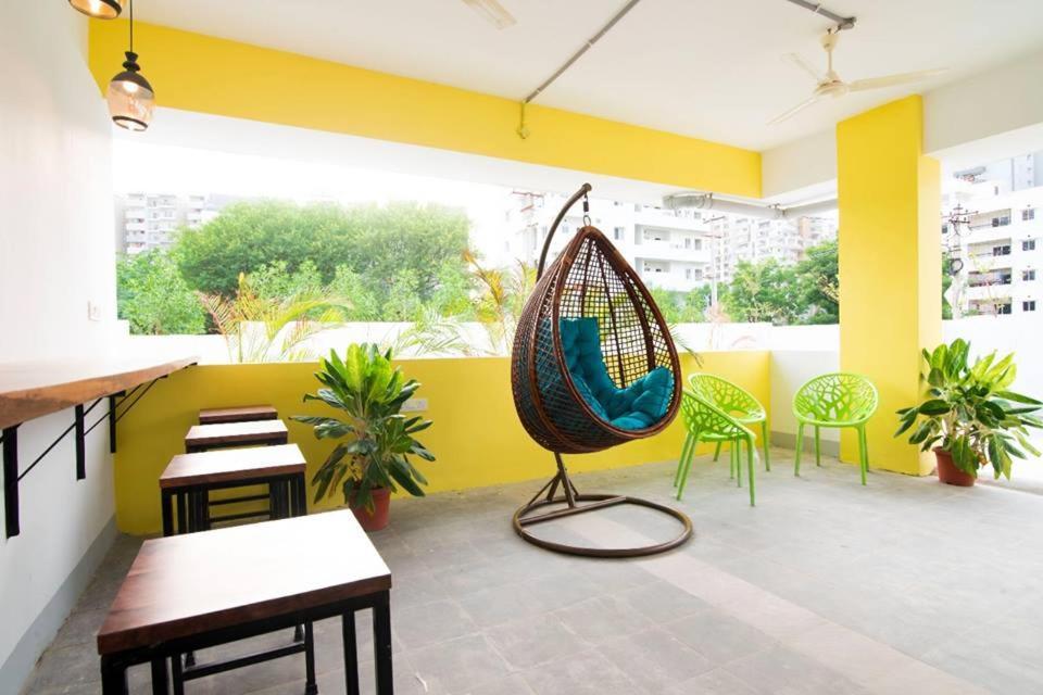 Buzz Quarter Hyderabad Bagian luar foto